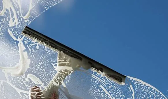 Détail d'un nettoyage de vitres Clear Up